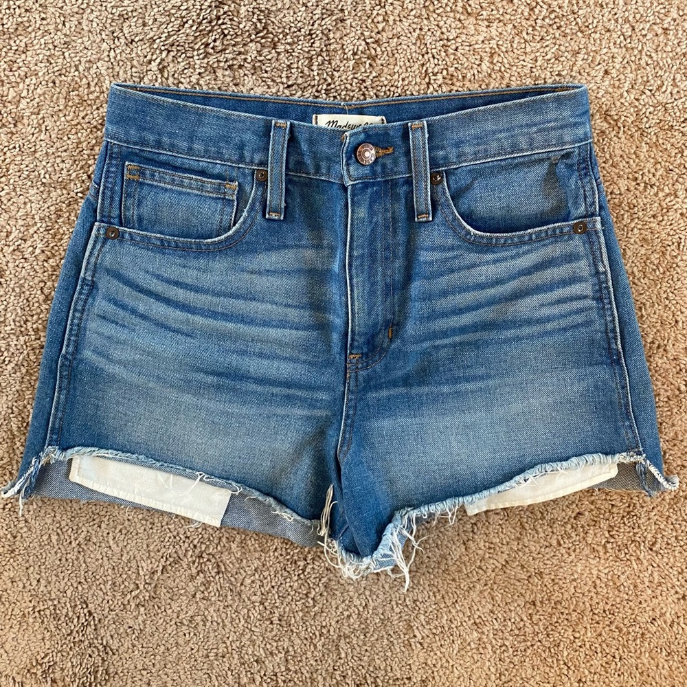 🥂Madewell size 26 high waist summer cut offs
